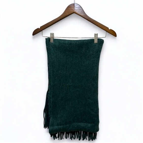 029 Steve Madden | EUC Dark Green Acrylic Knit Scarf (Unisex, One Size) - Picture 2 of 7